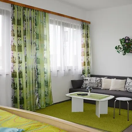 Gæstehus Gasthof-pension Karawankenblick Pörtschach am Wörthersee